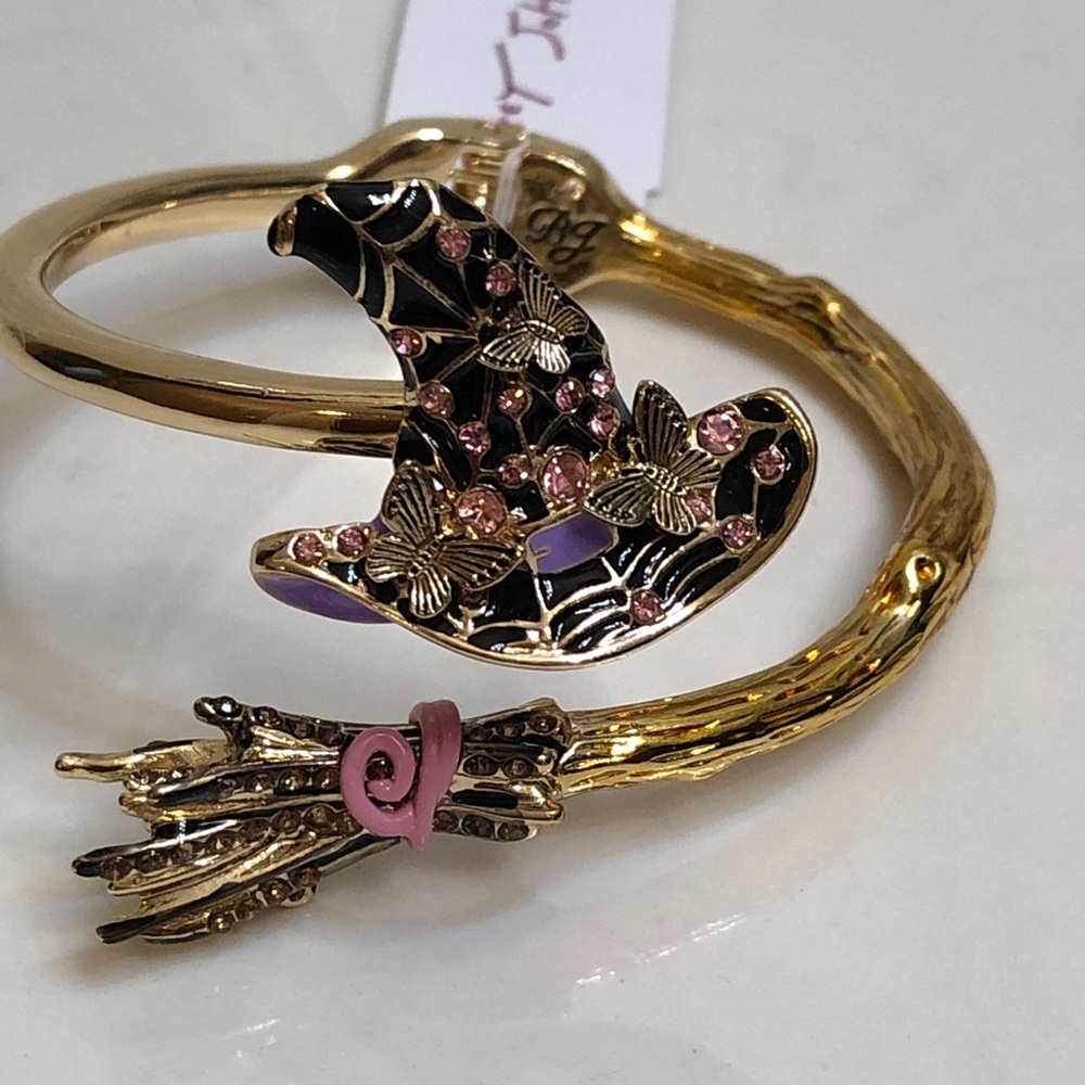 Betsey Johnson Black Witch Hat Butterfly Accents & Crystal Bypass Bangle NWT - Picture 10 of 16